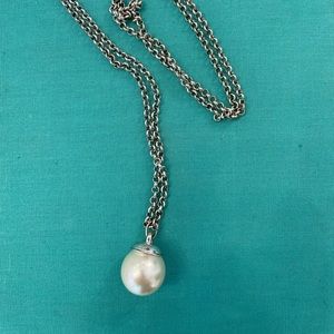 Ann Taylor long pearl necklace